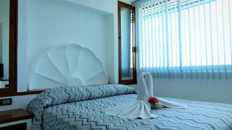 Standard Room, Street View