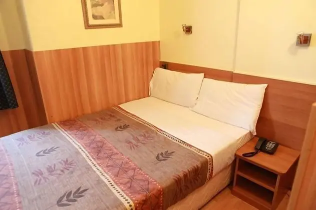 Tek Büyük Yataklı Oda