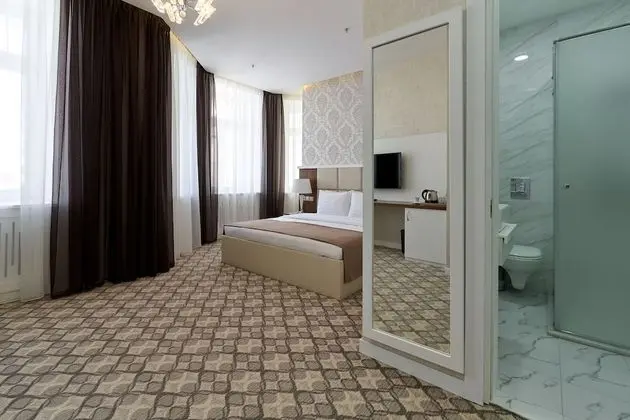 Business Tek Büyük Yataklı Oda