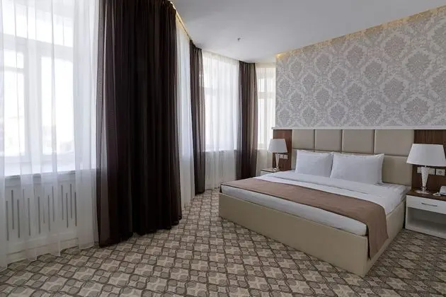 Business Tek Büyük Yataklı Oda