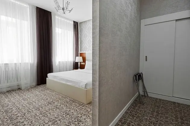 Business Tek Büyük Yataklı Oda