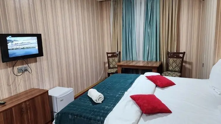Basic Tek Büyük Yataklı Oda