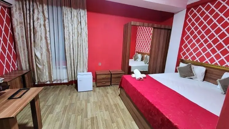 Basic Tek Büyük Yataklı Oda