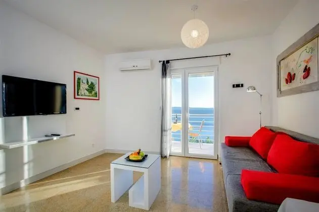 Donkey. Sea View Apartment with Panoramic Balcony