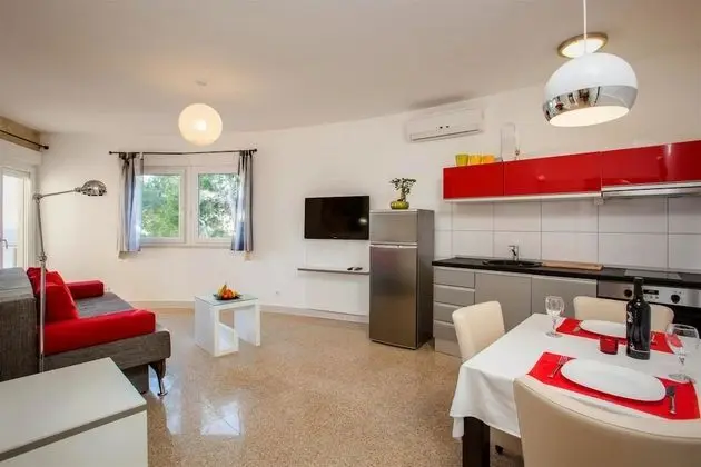 Donkey. Sea View Apartment with Panoramic Balcony