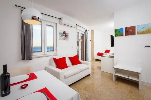 Rabbit. Sea View Studio with Panoramic Balcony