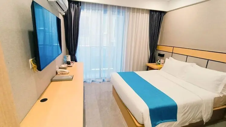 Standard Tek Büyük Yataklı Oda, Balkon, Şehir Manzaralı