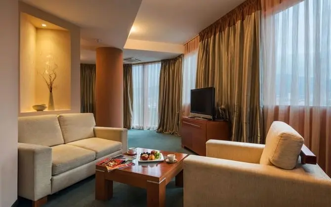 Junior Süit, Şehir Manzaralı