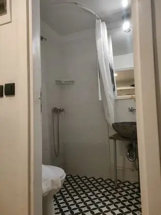 Basic Ortak Ranzalı Oda (1 Single Bed)