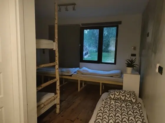 Basic Ortak Ranzalı Oda (1 Single Bed)