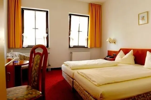 Tek Büyük veya İki Ayrı Yataklı Oda