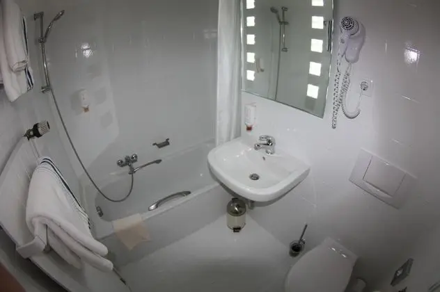 Tek Büyük veya İki Ayrı Yataklı Oda