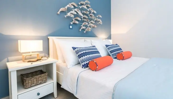 Deluxe Suite, 2 Bedrooms, Sea View  (2nd / 3rd floor)