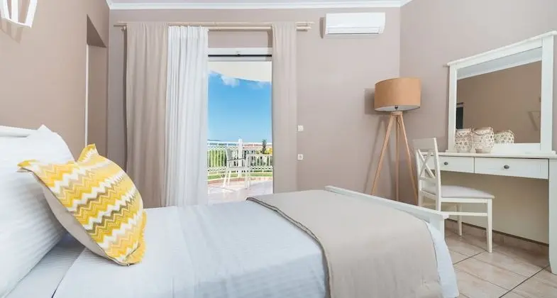 Deluxe Suite, 2 Bedrooms, Sea View  (2nd / 3rd floor)