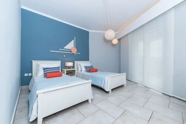 Deluxe Suite, 2 Bedrooms, Sea View  (2nd / 3rd floor)