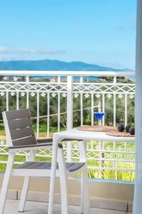 Deluxe Suite, 2 Bedrooms, Sea View  (2nd / 3rd floor)