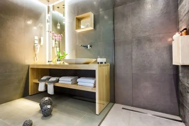 Deluxe Suite, 2 Bedrooms, Sea View  (2nd / 3rd floor)