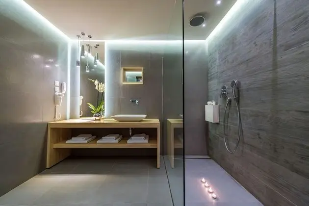 Deluxe Suite, 2 Bedrooms, Sea View  (2nd / 3rd floor)