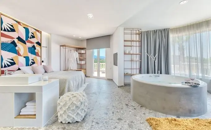 Grand Suite, Jetted Tub, Sea View  (2nd / 3rd floor)