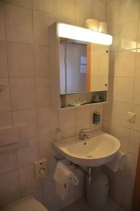 Classic Tek Büyük Yataklı Oda