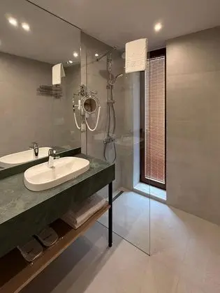 https://images.odamax.com/img/1920x1080/odamax/image/upload/ARKK_ROOMS_202606091536478_Arkk_rooms_standart_oda_banyo.jpg