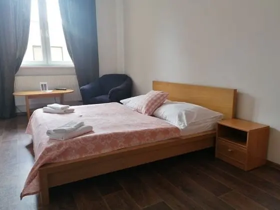 Classic Tek Büyük Yataklı Oda