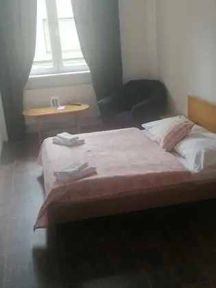 Classic Tek Büyük Yataklı Oda