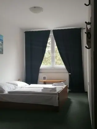 Classic Tek Büyük Yataklı Oda