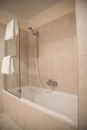 Deluxe Tek Büyük Yataklı Oda, Dağ Manzaralı (34m²)