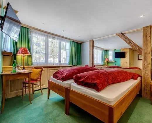 Tek Büyük Yataklı Oda, Dağ Manzaralı