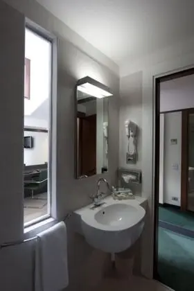 Classic Tek Büyük Yataklı Oda