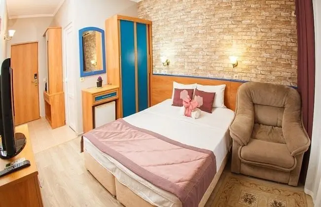 Standard Tek Büyük veya İki Ayrı Yataklı Oda