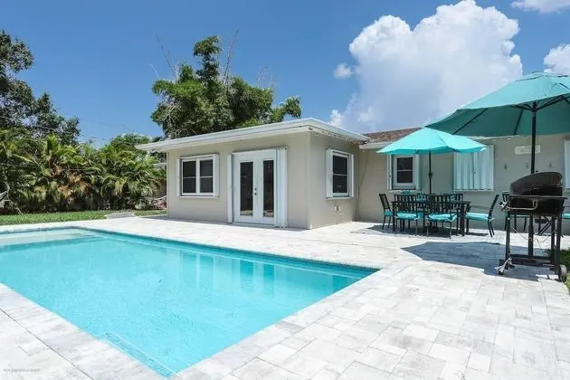 Ev (Arlington Park Beautifully Renovated )