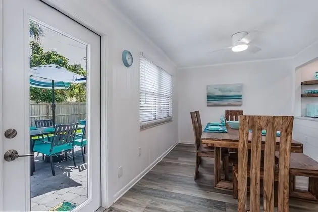 Ev (Arlington Park Beautifully Renovated )