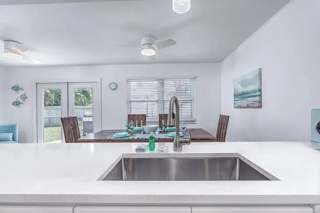 Ev (Arlington Park Beautifully Renovated )