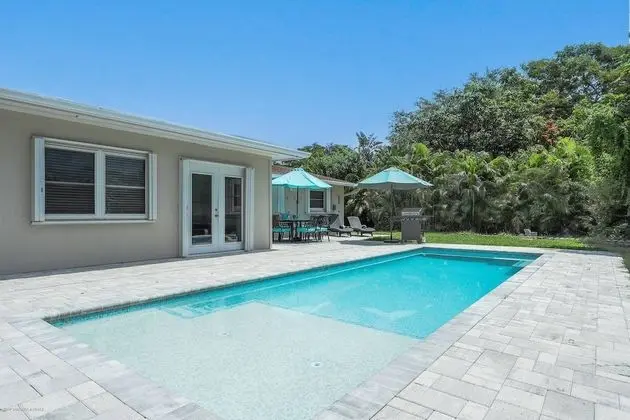 Ev (Arlington Park Beautifully Renovated )