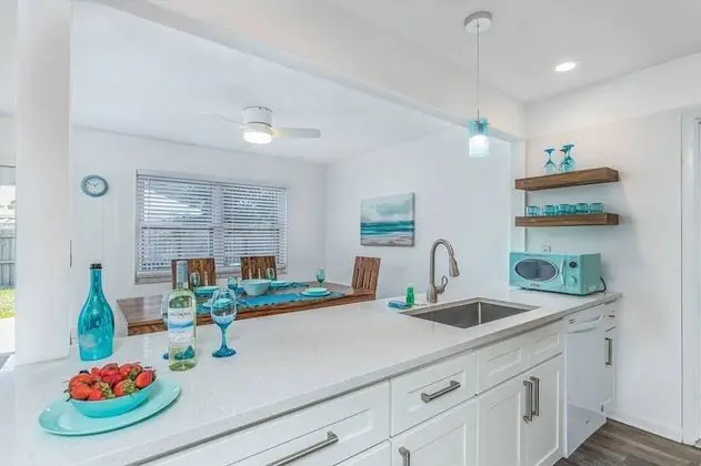 Ev (Arlington Park Beautifully Renovated )