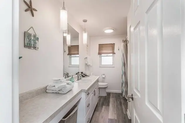 Ev (Arlington Park Beautifully Renovated )