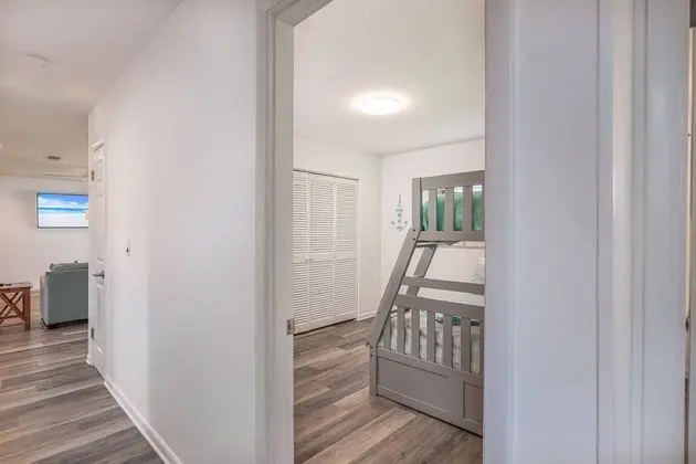 Ev (Arlington Park Beautifully Renovated )
