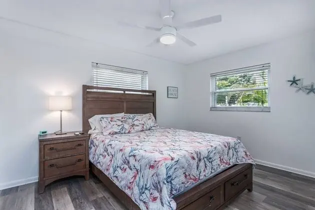 Ev (Arlington Park Beautifully Renovated )