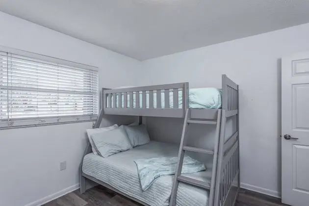 Ev (Arlington Park Beautifully Renovated )