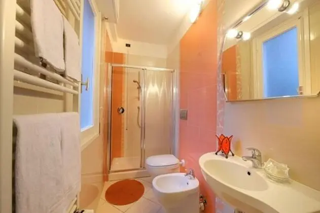 Tek Büyük veya İki Ayrı Yataklı Oda, Balkon