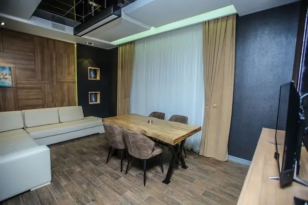 Deluxe Süit, 1 En Büyük (King) Boy Yatak, Sigara İçilebilir, Bahçe Manzaralı