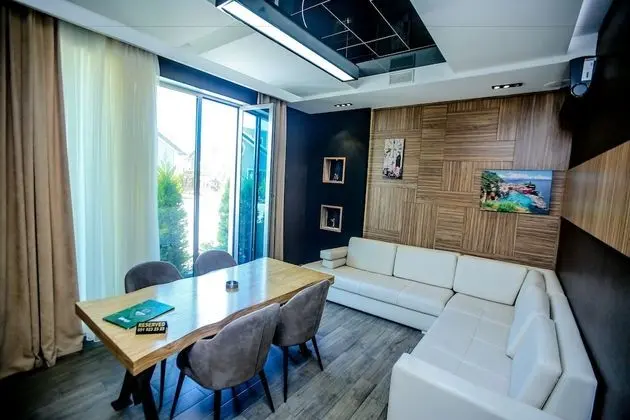 Deluxe Süit, 1 En Büyük (King) Boy Yatak, Sigara İçilebilir, Bahçe Manzaralı