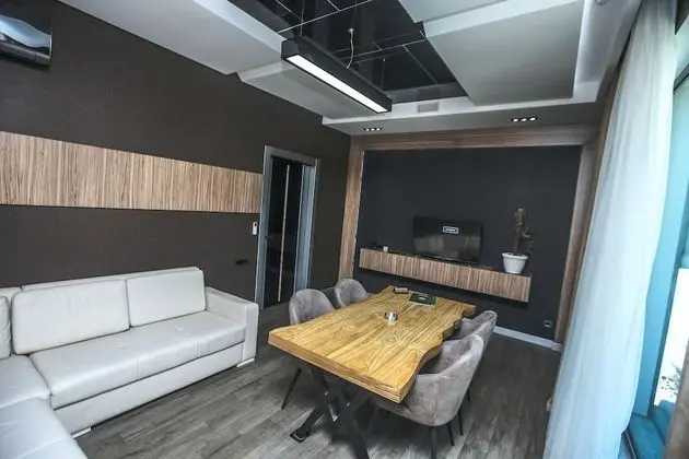 Deluxe Süit, 1 En Büyük (King) Boy Yatak, Sigara İçilebilir, Bahçe Manzaralı