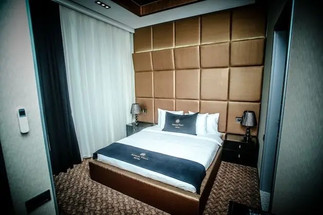 Royal Dört Kişilik Oda, 2 Yatak Odası, Sigara İçilebilir, Bahçe Manzaralı