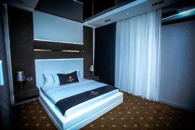 Royal Dört Kişilik Oda, 2 Yatak Odası, Sigara İçilebilir, Bahçe Manzaralı