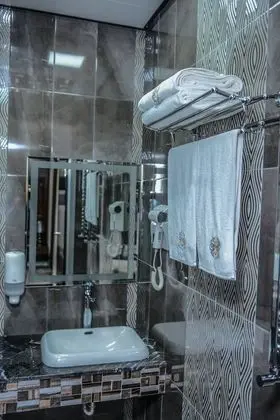 Royal Dört Kişilik Oda, 2 Yatak Odası, Sigara İçilebilir, Bahçe Manzaralı