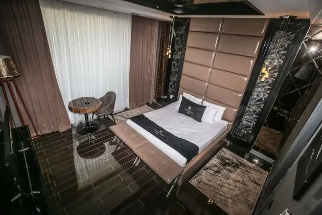 Standard Stüdyo, 1 En Büyük (King) Boy Yatak, Sigara İçilebilir, Bahçe Manzaralı