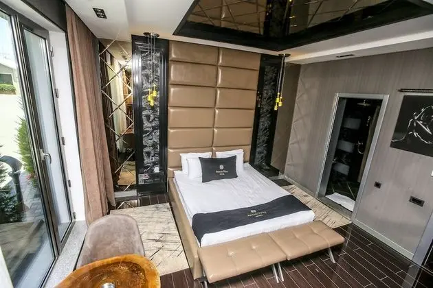 Standard Stüdyo, 1 En Büyük (King) Boy Yatak, Sigara İçilebilir, Bahçe Manzaralı